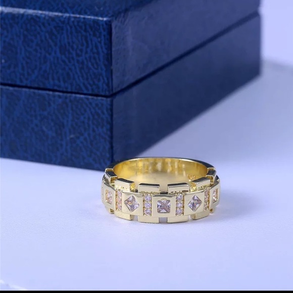 *NEW* Men’s Gold Wedding Band - Picture 3 of 6